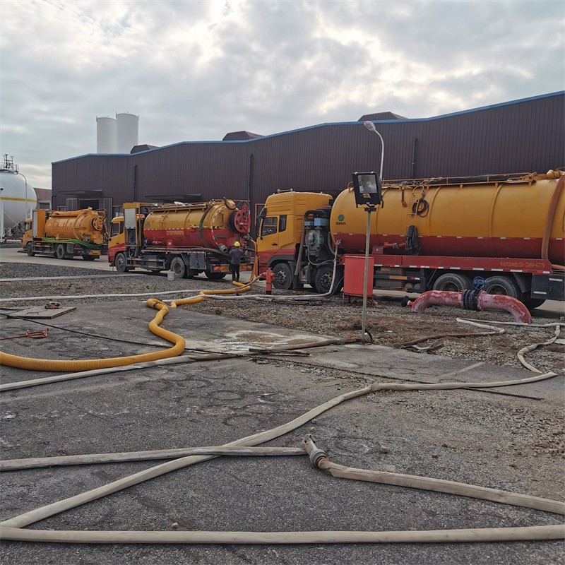 净潭乡污水池清理