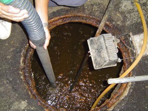 净潭乡隔油池清理