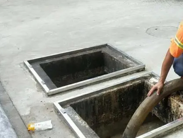 净潭乡化粪池清理