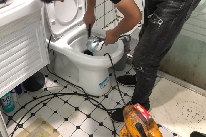 净潭乡马桶堵塞自己疏通还是找师傅?专业上门服务让你省时更省心
